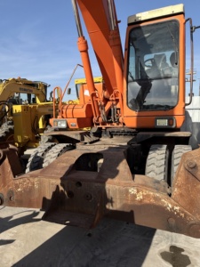Excavatrice sur pneus d'occasion Doosan DH210W-7, 21 tonnes, d'origine coréenne, faible nombre d'heures de fonctionnement, bon état d'entretien, pour travaux routiers. - Product Image 2