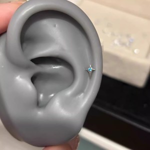 Mini <span class=keywords><strong>Orecchini</strong></span> a Stella in Cristallo F136 in Lega di Titanio Finemente Lucidati con Filettatura Interna per Piercing all'Orecchio - Product Image 2