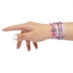Échantillon de vente au détail H.E.R. Accessoires Licenciés Minnie Mouse – Lot de 8 Bracelets d'Amitié Mignons en Plastique Perlé pour Filles – Meilleures Amies - Product Image 1