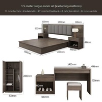 Ensemble de meubles de chambre à coucher : Lits jumeaux, lit plateforme en bois avec tête de lit capitonnée bleue et tables de chevet
