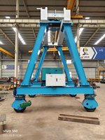 Grue portique mobile sur pneus en caoutchouc RTG 20 tonnes avec moteur et boîte de vitesses, commande à distance, direction sur 4 roues pour la manutention de conteneurs portuaires