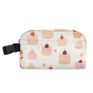 Lonchera Infantil Personalizada con Diseño de Pastel, Portátil, Impermeable, Pequeña, Aislada, con Cierre - Product Image 1