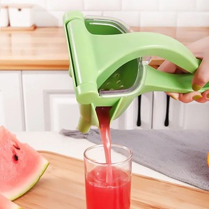 Manual Juicer YG 007 Plastic Portable Easy Operation Household Fruit Juicer - Product Image 2