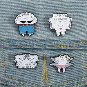 Hot Sell Fabriek Voorraad Flosdraad Als Een Baas Emaille Pin Grappige Mondhygiëne Broche Revers Badge Tand Cadeau - Product Image 3