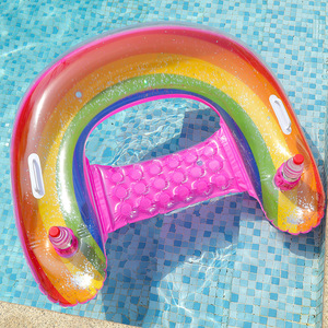 Transat gonflable flottant Rainbow Recliner 145x100cm avec dossier et système de drainage pour utilisation en piscine - Product Image 1