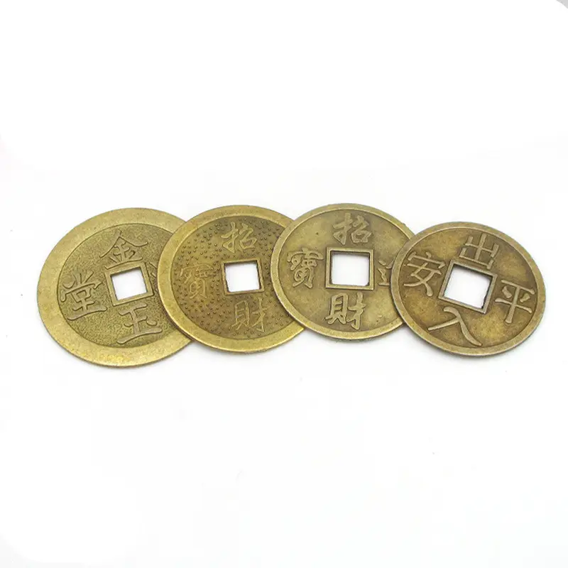 Chino tradicional monedas ZHAO CAI JIN BAO CHU. PING un JIN YU hombre TANG