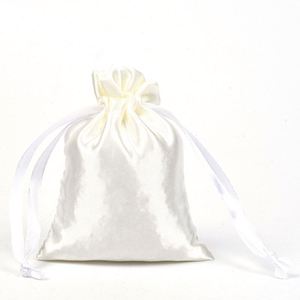 Sac à cordon personnalisé avec logo, beige, en satin, pour emballage cadeau, pochette pour parfum, vêtements, chaussures, sac anti-poussière - Product Image 3