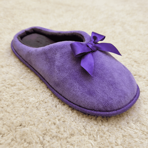 Pantuflas de Lujo Personalizadas OEM Súper Suaves de Felpa para Mujer, Certificadas por Fama, Elegantes, Planas para Interiores, con Forro Acolchado Cómodo, Tiempo de Entrega de 30 a 60 Días - Product Image 1