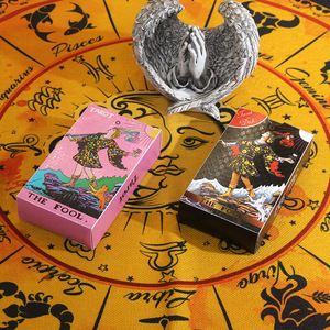 Vente en gros 12*7cm Tarot <span class=keywords><strong>débutant</strong></span> rose couleur impression plastique PVC imperméable <span class=keywords><strong>carte</strong></span> de tarot 78 pièces <span class=keywords><strong>carte</strong></span> d'<span class=keywords><strong>oracle</strong></span> avec guide manuel - Product Image 2