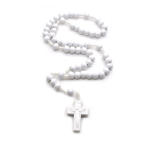 Collier chapelet en perles de bois blanc avec pendentif croix, chaîne de pull unisexe, bijou cadeau pour usage religieux - Product Image 3