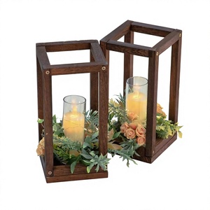 Lanterne en bois artisanale avec structure métallique et panneaux en verre, design élégant pour les mariages, Noël et les occasions spéciales - Product Image 1