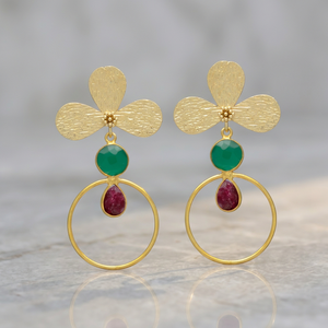 Boucle d'oreille circulaire Ruby Hydro et Onyx vert avec tête de patels de feuille, boucle d'oreille en pierres précieuses, boucle d'oreille faite à la main - Product Image 2
