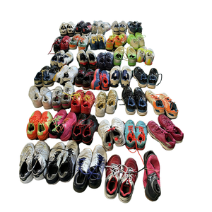 Calzado Deportivo de Bádminton y Tenis Usado, Suela Vibram, Zapatillas de Marca Internacional de Segunda Mano, Venta al Por Mayor - Product Image 2