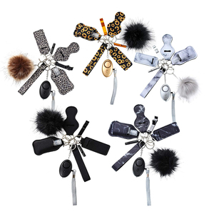 Ensemble porte-clés de sécurité 5 pièces, joli pompon, ouvre-bouteille, porte-désinfectant pour <span class=keywords><strong>les</strong></span> mains, bâton pour baume à lèvres, lanière - Product Image 3