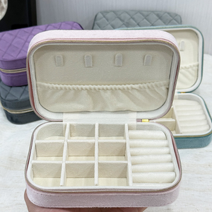 Boîte à bijoux portable rectangulaire moderne en velours, faite à la main et personnalisable par le fabricant, avec fermeture éclair, 10 couleurs, grande capacité, pour bagues de voyage - Product Image 4