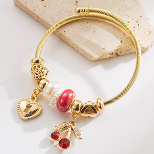 <span class=keywords><strong>Bracelet</strong></span> <span class=keywords><strong>de</strong></span> <span class=keywords><strong>charme</strong></span> tendance plaqué or 18 carats en acier inoxydable étanche <span class=keywords><strong>Bracelet</strong></span> à breloques cerise pour femmes - Product Image 6