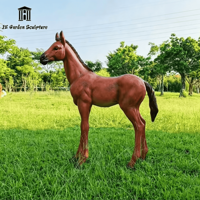 Statue de cheval réaliste sur mesure en FRP grandeur nature pour entrée d'hôtel, ferme, parc, ornement extérieur