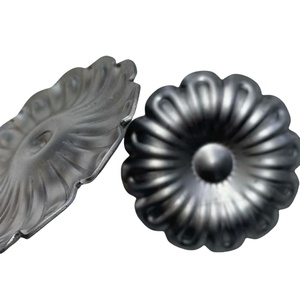 Componentes de metal de hierro forjado utilizados en herrajes y muebles decorativos - Product Image 2
