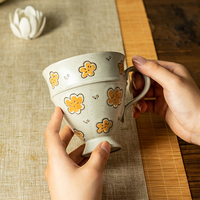 Vente en gros de tasses à café en céramique médiévale vintage, gobelets en poterie rustique sur pied