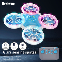 Drone Quadricoptère Volant RC 2.4G, Avion UFO Télécommandé pour Enfants, Avion Acrobatique à 360 Degrés avec Lumières