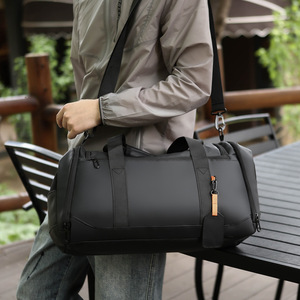 Bolso Bandolera de PU con Cierre para Hombre, Gran Capacidad, Separación en Seco y Húmedo, Diseño Geométrico, para Viajes de Negocios y Deportes - Product Image 2