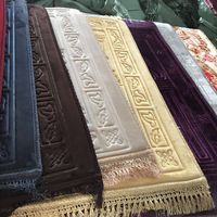 Vente en gros Tapis de prière épais et doux en Turquie Tapis de prière rembourré en relief Raschel Islam musulman islamique