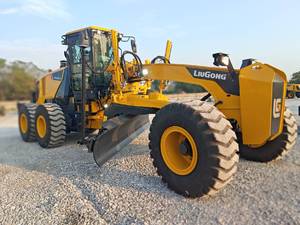 4260D Motorgrader Hoge Efficiëntie Gesloten Cabine met Ripper Te Koop - Product Image 2