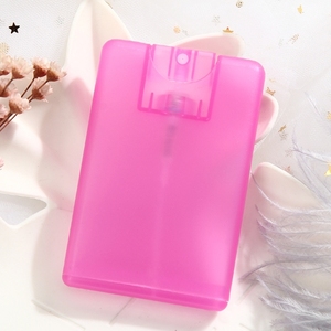 Precio de fábrica: Pulverizador portátil de 20ml de plástico PP para desinfectante de manos, tamaño de viaje, tipo tarjeta de crédito, con bomba pulverizadora y serigrafía. - Product Image 4