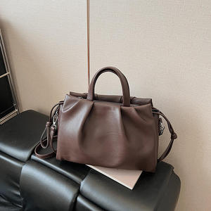 Nouveau sac à main pour femme durable, léger et pliable, en cuir PU de haute qualité et grande capacité, à porter à l'épaule. - Product Image 5