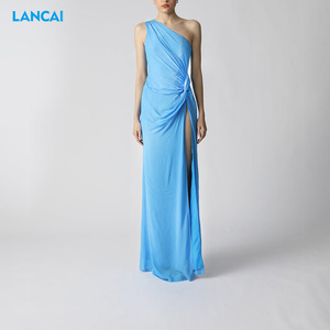 Abito Estivo Personalizzato Elegante con Una Spallina, Tessuto a Doppio Strato Plissettato, <span class=keywords><strong>Maxi</strong></span> da Donna con Cerniera Nascosta Posteriore e Design con Spacco - Product Image 3