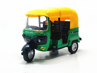 Coche de juguete de Metal con luz, triciclo indio de plástico fundido a presión, música, HN877983, 1:14