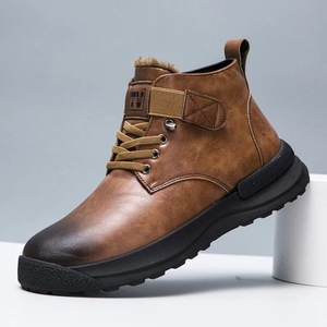 Botas de nieve de invierno para hombre, calzado de algodón para hombre, zapatos casuales de cuero y algodón con forro de terciopelo y cuero engrosado. - Product Image 1