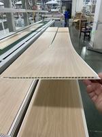 Échantillon gratuit Panneau de plafond classique en PVC haute brillance Faux bois Panneau de plafond en PVC Panneau de PVC bon marché pour plafond pour la décoration de la maison