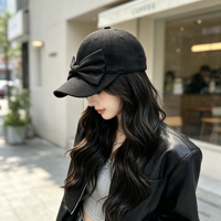Gorra de béisbol de lino con lazo decorativo para mujer, sombrero de sol para exteriores, gorra deportiva casual con lazo, gorra de pico de pato ajustable para uso diario.