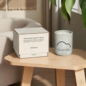 Bougie parfumée Ascendia en pot en céramique, design minimaliste, senteur prairie fleurie, aromathérapie, yoga, méditation - Product Image 1