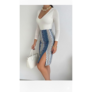 Jupe crayon pour femme à taille élastique avec fente avant, en tissu Lycra, longueur midi, tissage à motifs, non doublée - Product Image 3