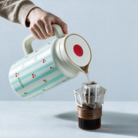 Grote capaciteit 50/64oz RVS vacuüm geïsoleerde thermoskan met drukknopdeksel, houdt koud of warm voor koffie