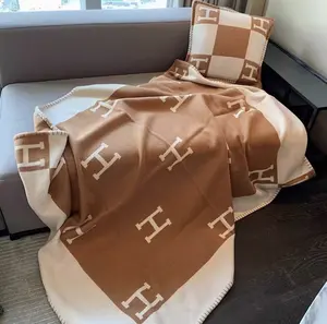 Manta Popular con letras H para sofá cama, mantas tejidas de acrílico a rayas tejidas con letras H, manta personalizada de lujo para invierno