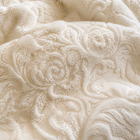 Couverture en polaire gaufrée 100 % polyester, motif floral jacquard crème, pour l'hiver (vente en gros)