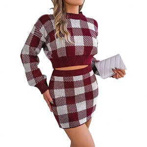 Ensemble deux pièces pour femme : pull court en tricot sexy et jupe longue maxi, nouvelle collection été, vente en gros, personnalisable OEM - Product Image 1