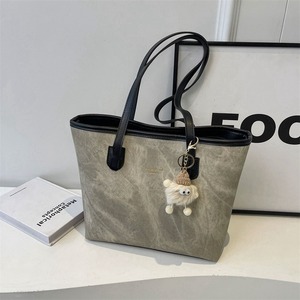 Sac fourre-tout en cuir PU à fermeture éclair à une épaule tendance pour femmes avec grande capacité Sac de voyage - Product Image 5
