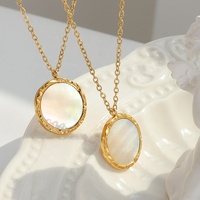 MICCI Vente Chaude 18k Plaqué Or Acier Inoxydable Plat Hawaïen Plage Blanc Cauris Shell Collier Avec Shell Puka