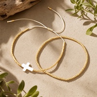Bracelet perlé Go2boho avec croix en coquillage blanc, perles en verre filé à la chalumeau couleur or, bijoux religieux chrétiens