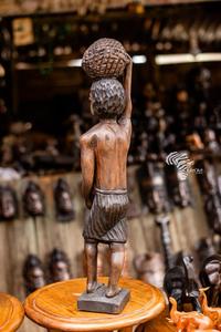 Tallado en madera de ébano congoleño vintage, auténtica estatua de arte folclórico africano, adorno étnico único - Product Image 4
