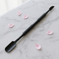 Pousse-cuticules et grattoir à ongles double extrémité en acier inoxydable noir, écologique et réutilisable, pour manucure, pédicure et soins en salon