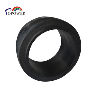 Pneu plein Topower Press Fit 22x10x16 à bande de roulement plate pour remorque à plateau - Product Image 1