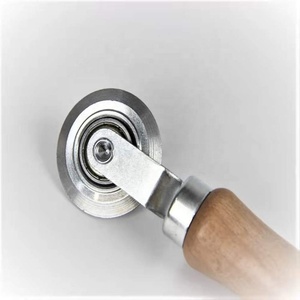 耐久性と簡単な取り付け窓とドアスクリーン木製ハンドルとスチールホイール付きスプラインローラースクリーンローリングツール - Product Image 4