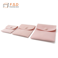 2024 vente directe d'usine taille de couleur rose personnalisée avec boutons pochette à bijoux velours microfibre cuir Logo en gros pour protéger