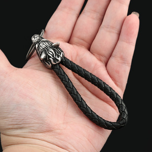 Porte-clés en acier inoxydable yunnique avec tête de loup, cordon en cuir tressé rétro, accessoire pour clés de voiture - Product Image 4