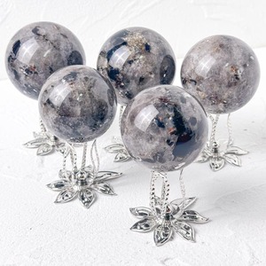 Nouveauté Sphères de cristal de fleur de prunier fluorescentes boule sphère de cristal de <span class=keywords><strong>montagne</strong></span> naturelle pour les collectionneurs - Product Image 1